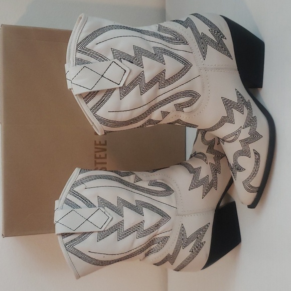 STEVE MADDEN "LEO" BOOTS - Picture 4 of 6